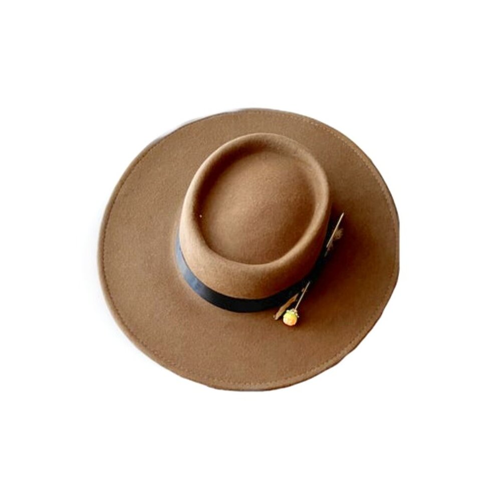 Wool Felt Hat w/feather-pecan